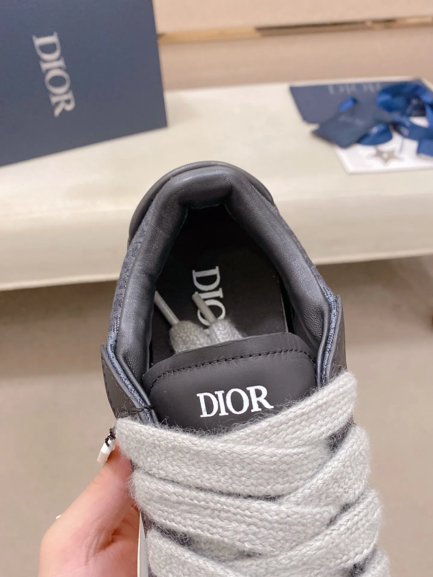 Factory price: 300 Men's shoes 💰[Dior·Dior] Top 🔍Couple style 💏🔍New casual sports style couple shoes, new four-season design, perfect workmanship, lace-up lazy style to create cabinet quality, upper: imported first-layer cowhide, sheepskin lining is soft and comfortable, ultra-light TPU wear-resistant outsole, simple, versatile fashion men's shoes, excellent color code number 35--44